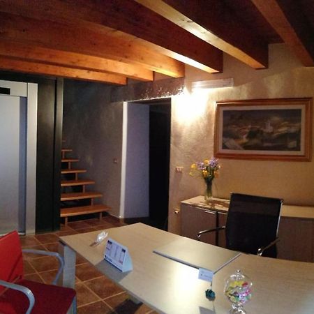 La Casa Del Borgo Bed and Breakfast Ittireddu Exteriör bild
