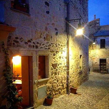 La Casa Del Borgo Bed and Breakfast Ittireddu Exteriör bild